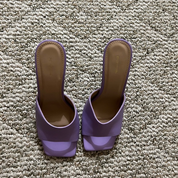 Heels - Picture 3 of 3